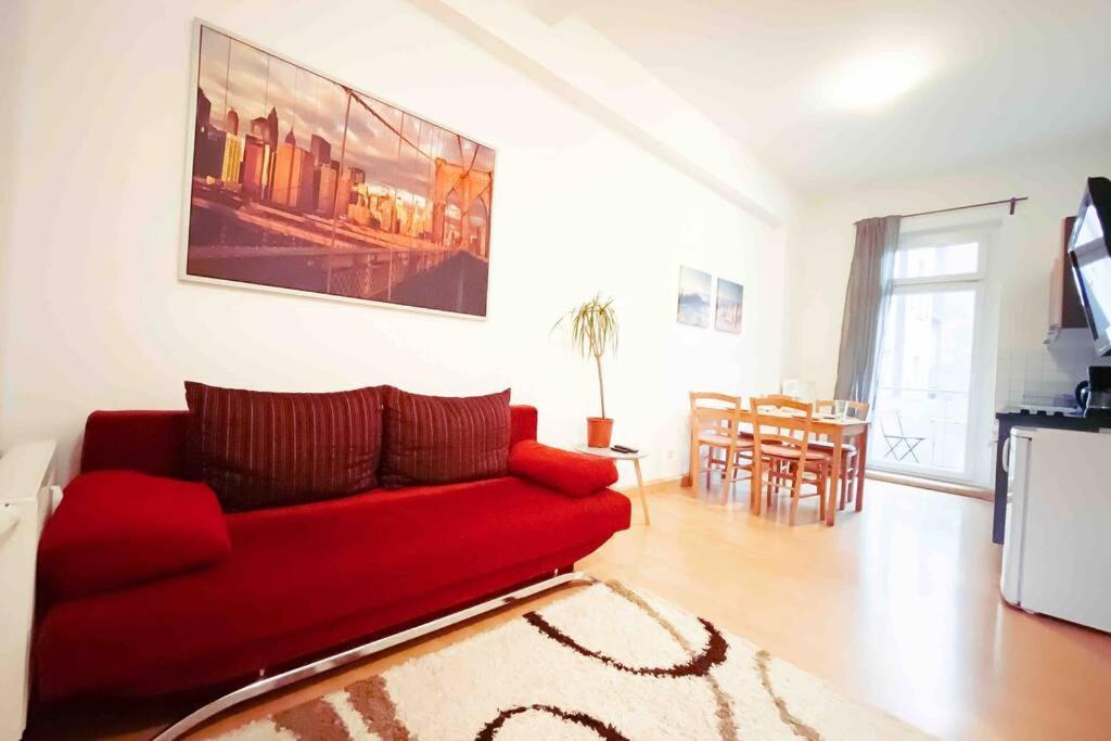 Altbauwohnung Direkt An Der Karli Mit Balkon - Netflix Inklusive Leipzig Exterior foto